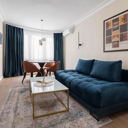 Апартамент Luxury Steps From By Flat Manаger