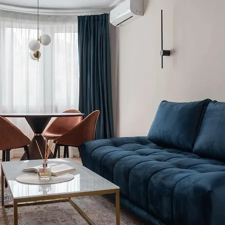 Luxury Steps From By Flat Manаger *