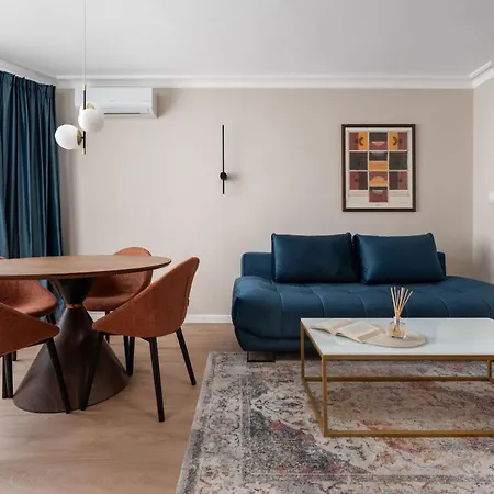 Апартамент Luxury Steps From By Flat Manаger *