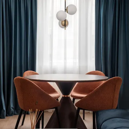 Luxury Steps From By Flat Manаger Апартамент *