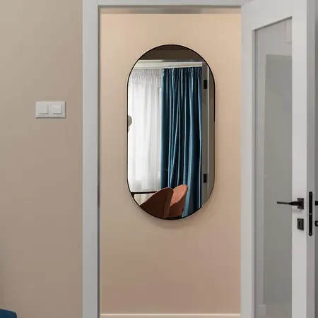 Апартамент Luxury Steps From By Flat Manаger *